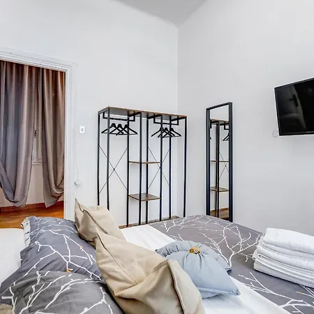 6 - Guest By Colosseum *
